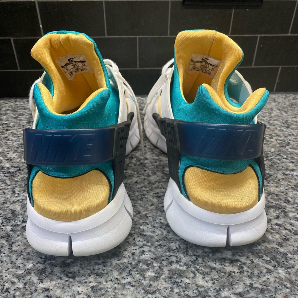 NIKE Huarache Free 2011 QS White/Blue Emerald Size 14 Rare. - Picture 5 of 8